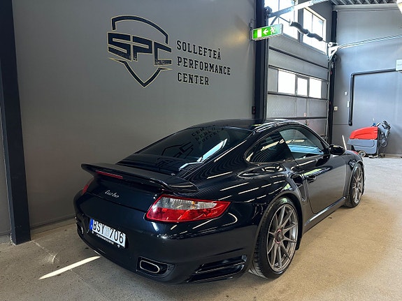 Porsche 911 Turbo 3 of 5