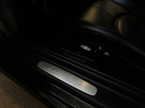 Porsche 911 Turbo 20 of 27