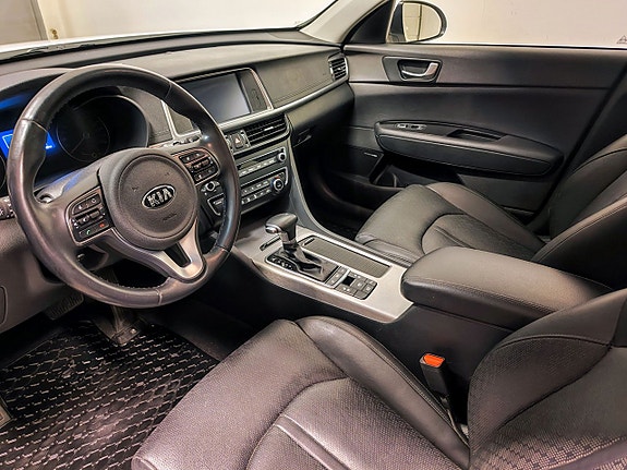 Kia Optima 3 of 8