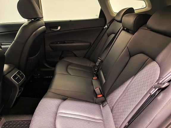 Kia Optima 5 of 8