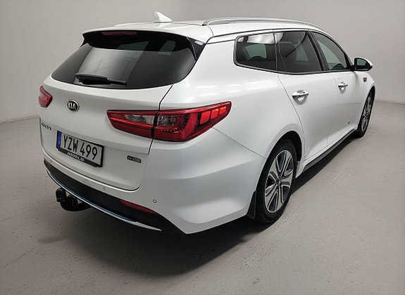 Kia Optima 2 of 8