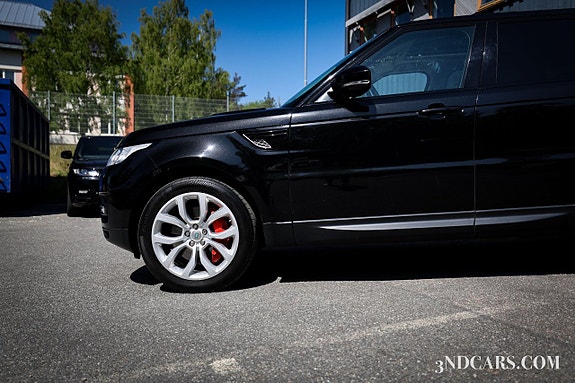 Land Rover Range Rover Sport 8 of 17