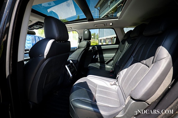 Land Rover Range Rover Sport 13 of 17