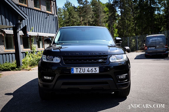 Land Rover Range Rover Sport 3 of 5