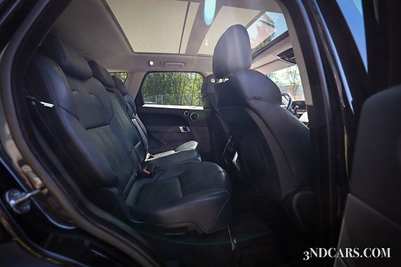 Land Rover Range Rover Sport 17 of 17