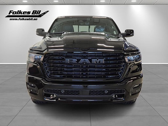 Dodge RAM 1500 2 of 5