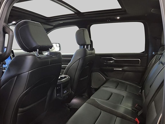 Dodge RAM 1500 13 of 15