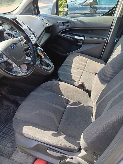 Ford Transit Connect 6 of 18