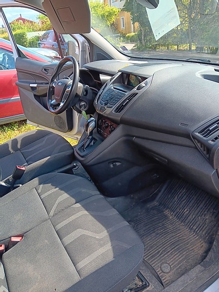 Ford Transit Connect 7 of 18