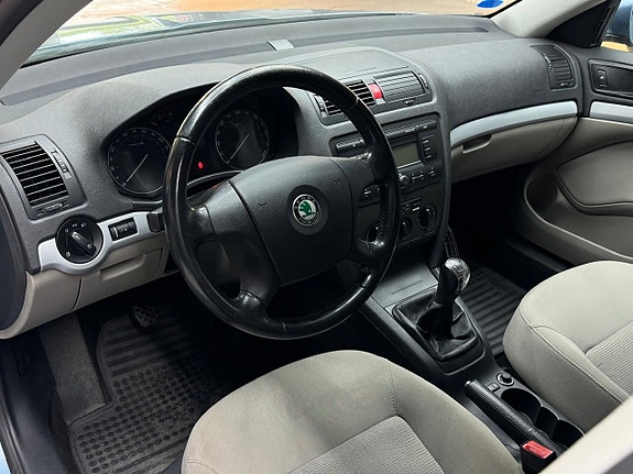 Skoda Octavia 8 of 12