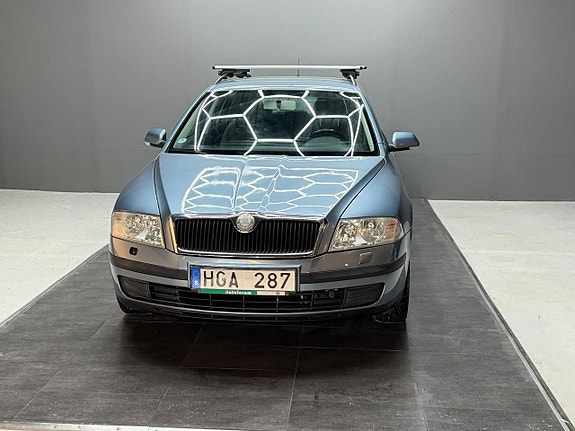Skoda Octavia 2 of 12