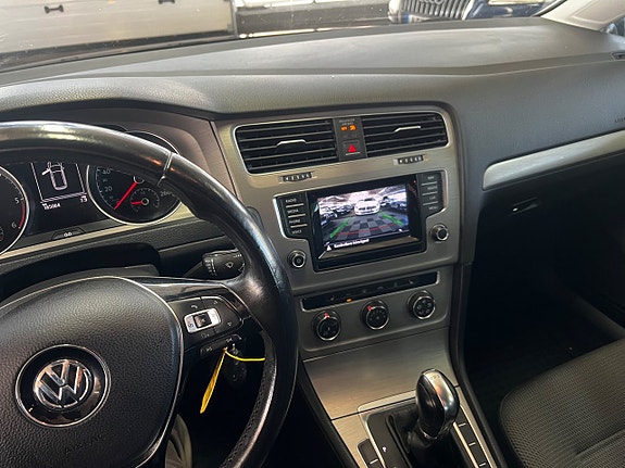 Volkswagen Golf VII 13 of 16