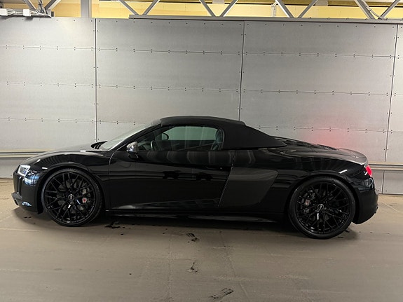 Audi R8 9 of 29