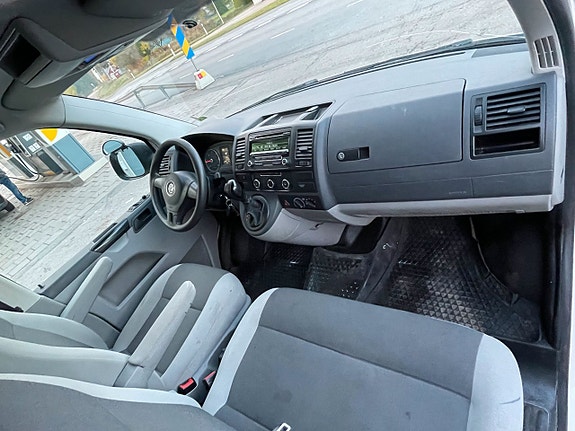 Volkswagen Transporter 7 of 10