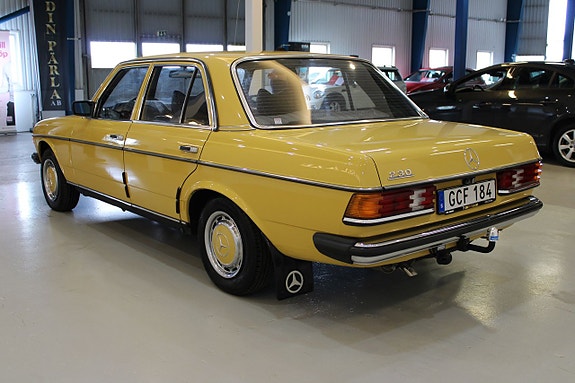 Mercedes-Benz W123 5 of 5
