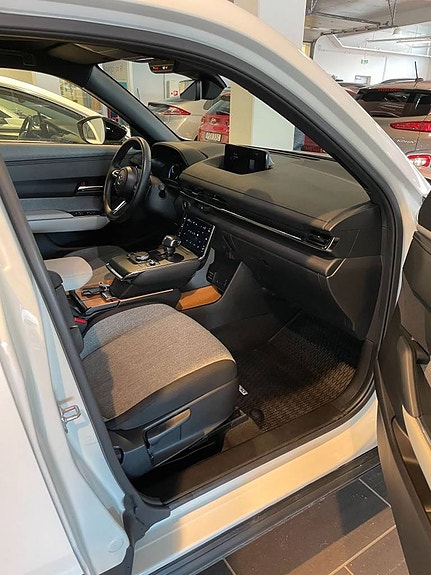 Mazda MX-30 7 of 10