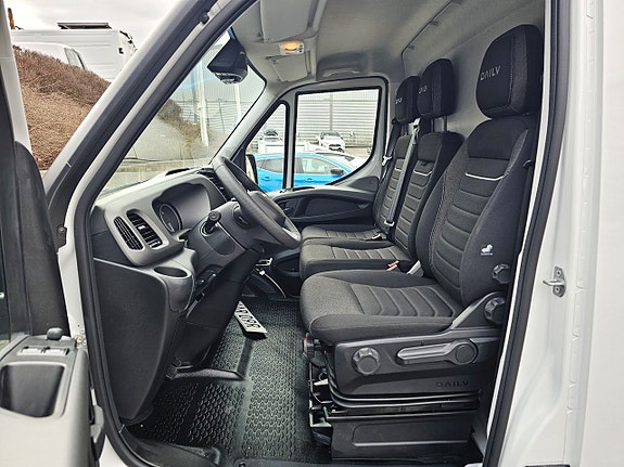 Iveco Daily 11 of 17