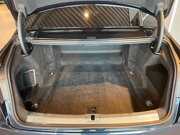Audi A8 25 of 26