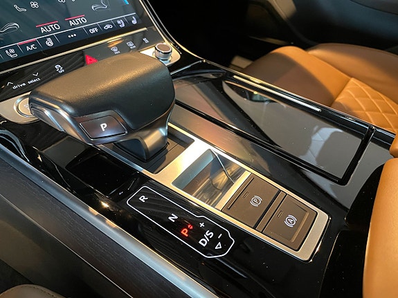 Audi A8 14 of 26