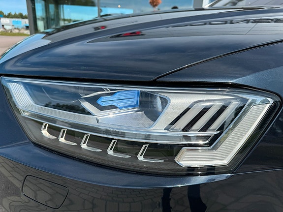 Audi A8 7 of 26