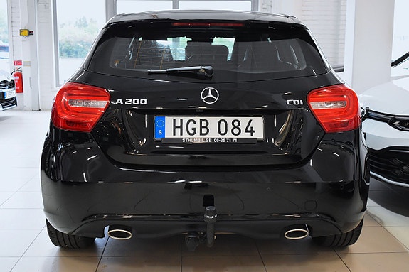 Mercedes-Benz A200 4 of 5