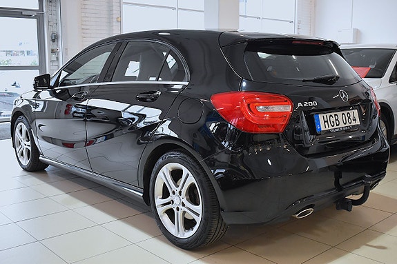 Mercedes-Benz A200 3 of 5