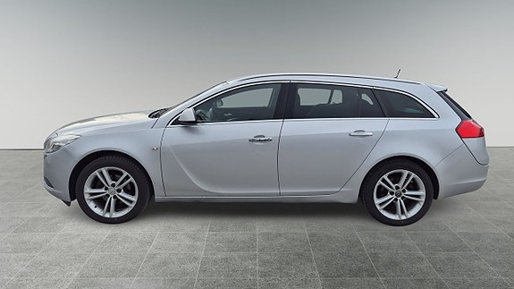 Opel Insignia 2 of 5