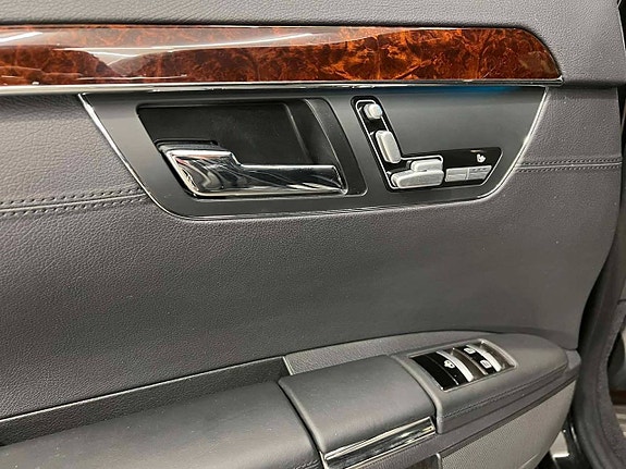 Mercedes-Benz S63 25 of 27