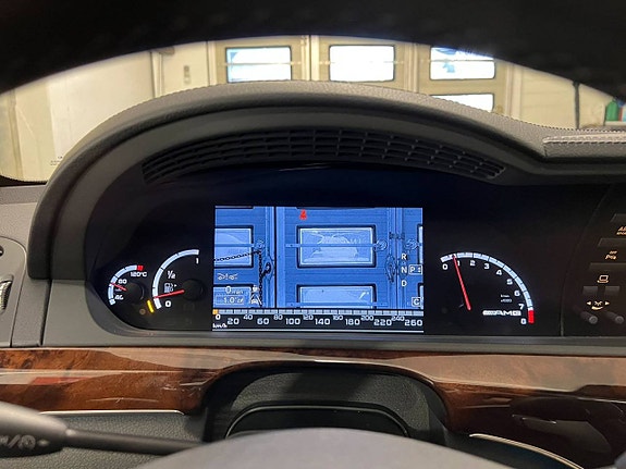 Mercedes-Benz S63 15 of 27