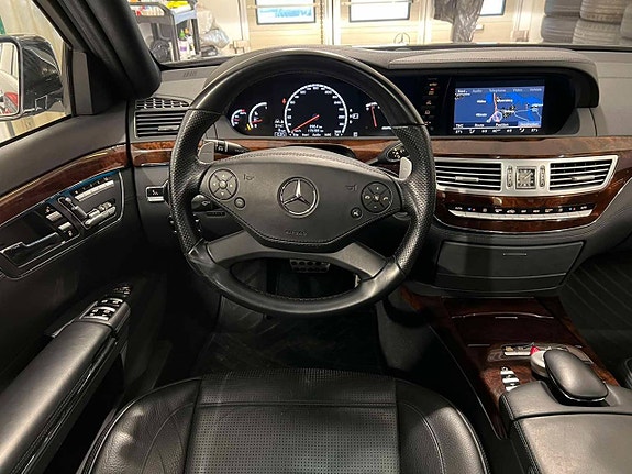Mercedes-Benz S63 14 of 27