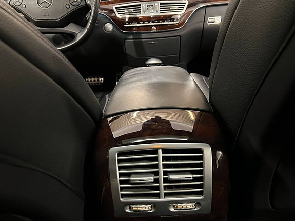 Mercedes-Benz S63 24 of 27