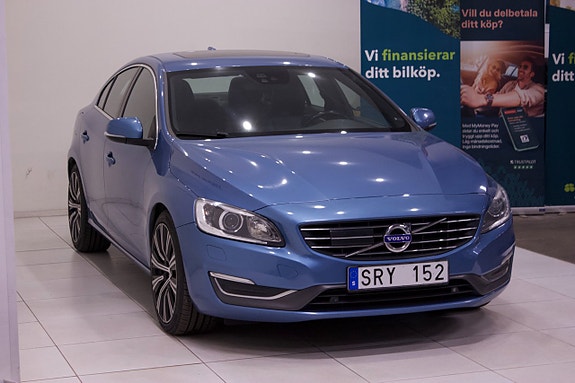 Volvo S60 4 of 5