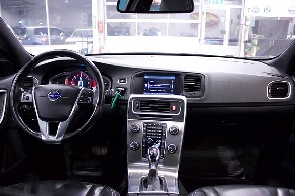 Volvo S60 13 of 23