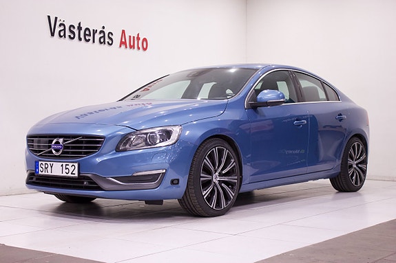 Volvo S60 2 of 5