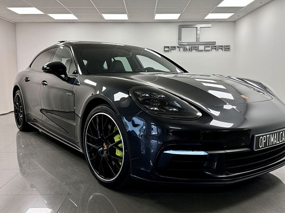 Porsche Panamera 4 2 of 5