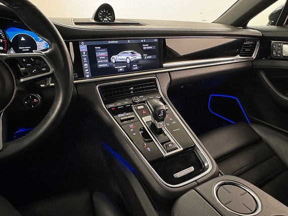 Porsche Panamera 4 5 of 5