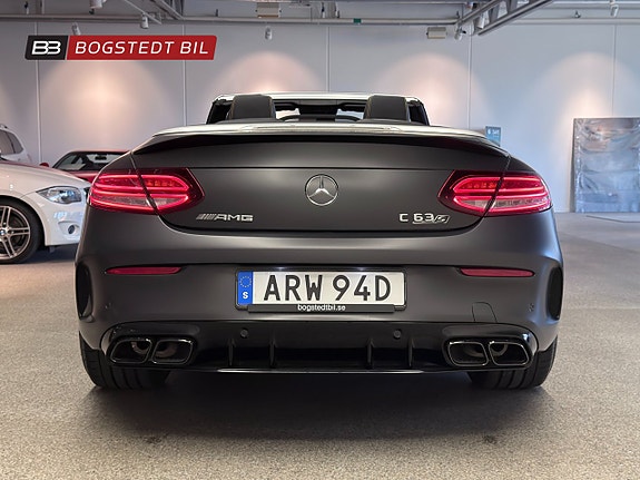Mercedes-Benz C63 8 of 30