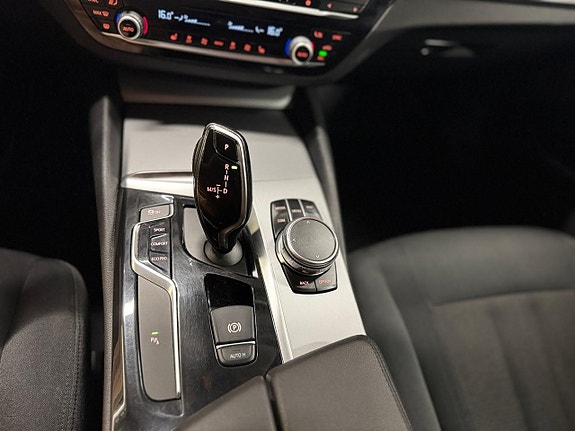BMW 520 12 of 17