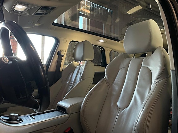 Land Rover Range Rover Evoque 12 of 23