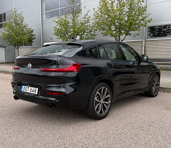 BMW X4 8 of 12