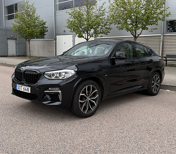 BMW X4 3 of 12