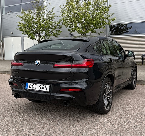 BMW X4 7 of 12