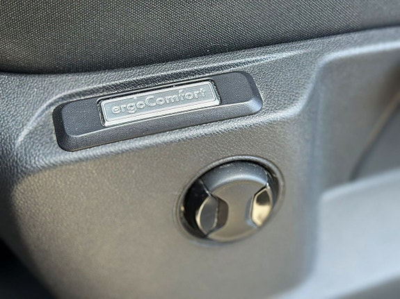 Volkswagen Caddy Maxi 18 of 27