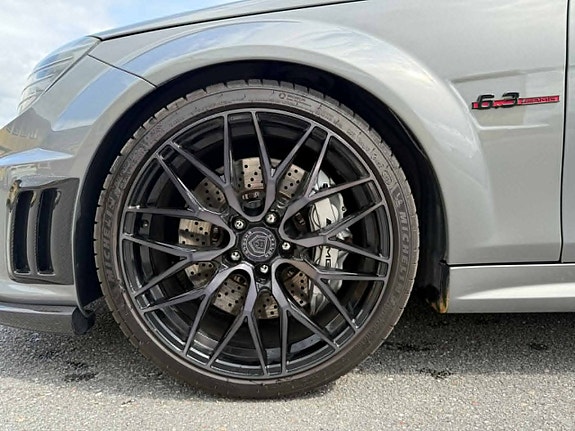 Mercedes-Benz C63 10 of 23