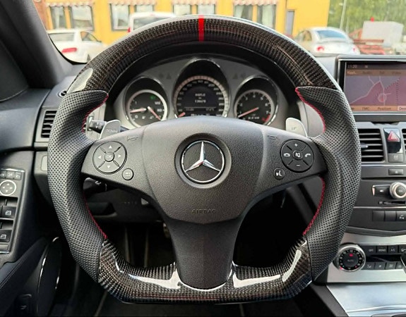 Mercedes-Benz C63 16 of 23