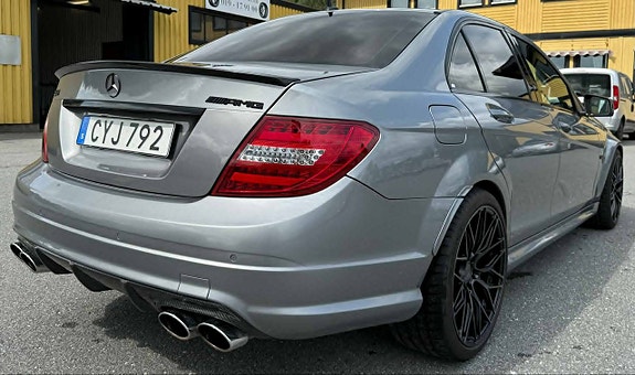 Mercedes-Benz C63 5 of 5