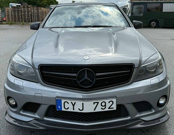 Mercedes-Benz C63 2 of 5