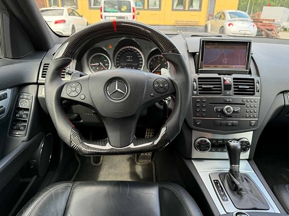 Mercedes-Benz C63 15 of 23