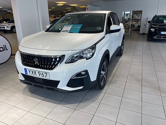 Peugeot 3008 2 of 5