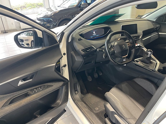 Peugeot 3008 8 of 10